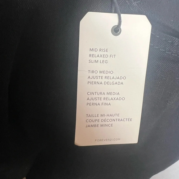 Forever 21 Womens Boyfriend Mid Rise Relaxed Fit Slim Leg Plus Size 16 NWT - Picture 8 of 9